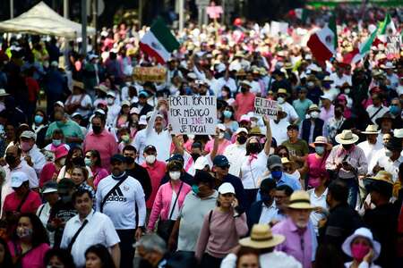 Des dizaines de milliers de personnes manifestent contre (…)